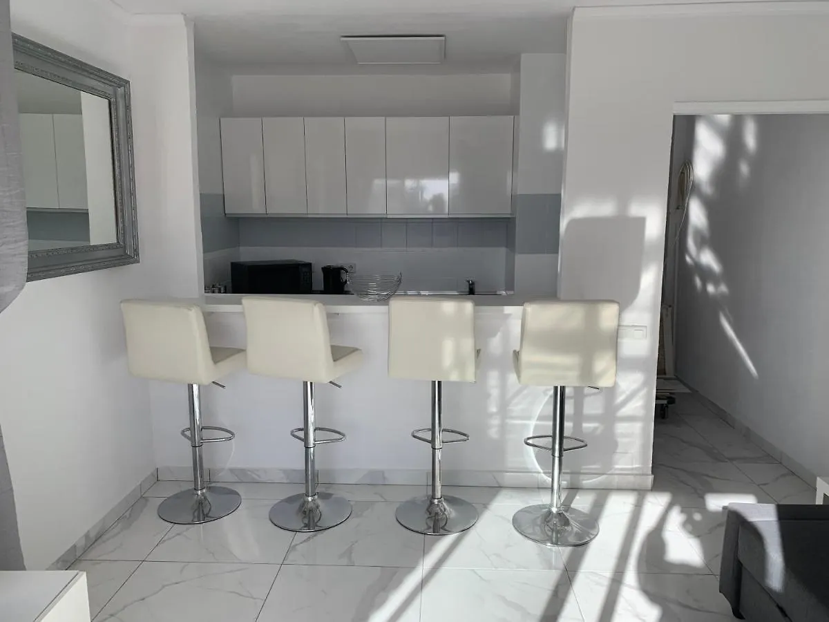 Lemon Tree Apartment 베날마데나코스타 0*,